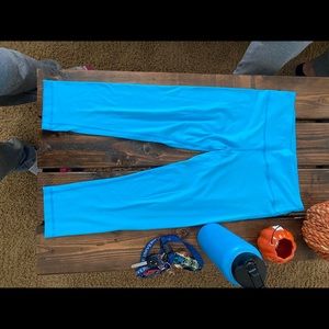 Bright blue cropped leggings